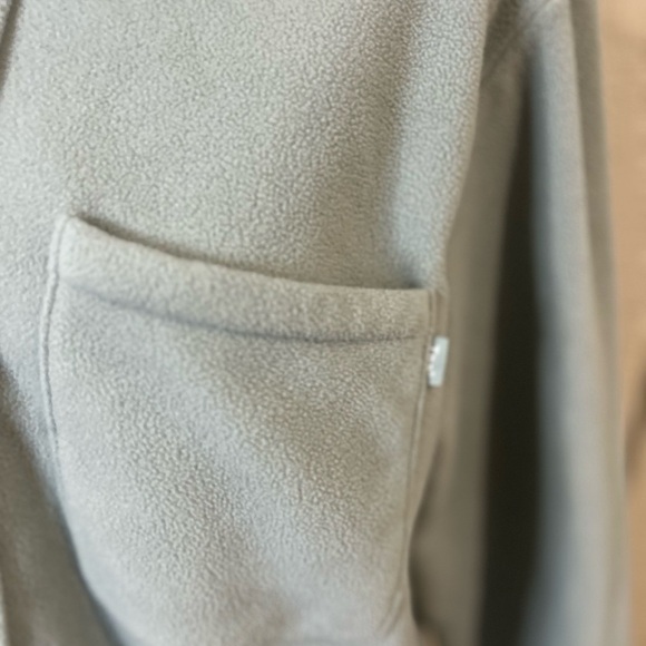 Aritzia Tna Polar Button Up Fleece Shirt Jacket, size 2 Medium. - Picture 4 of 9